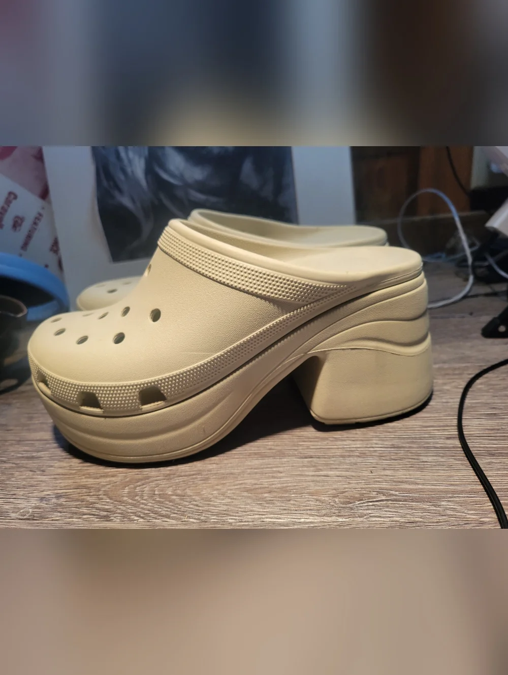 Crocs‎ NWT Siren Clog in the bone colorway Womans Size 11 Mens 9